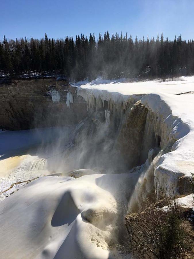 Eileen'S Bed & Breakfast/Guest House Hay River Esterno foto